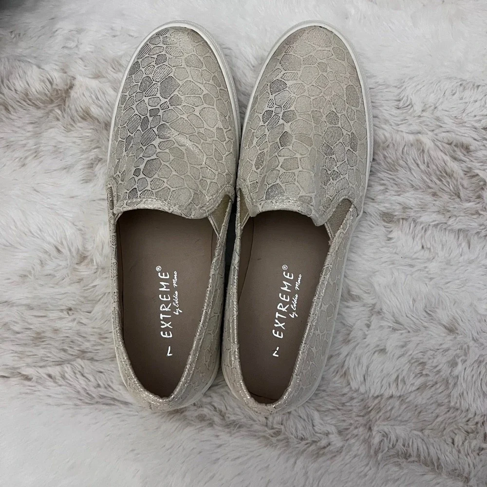 7 EXTREME by Eddie Marc Women's Slip On Sneakers Metallic Embossed Gold Silver 7